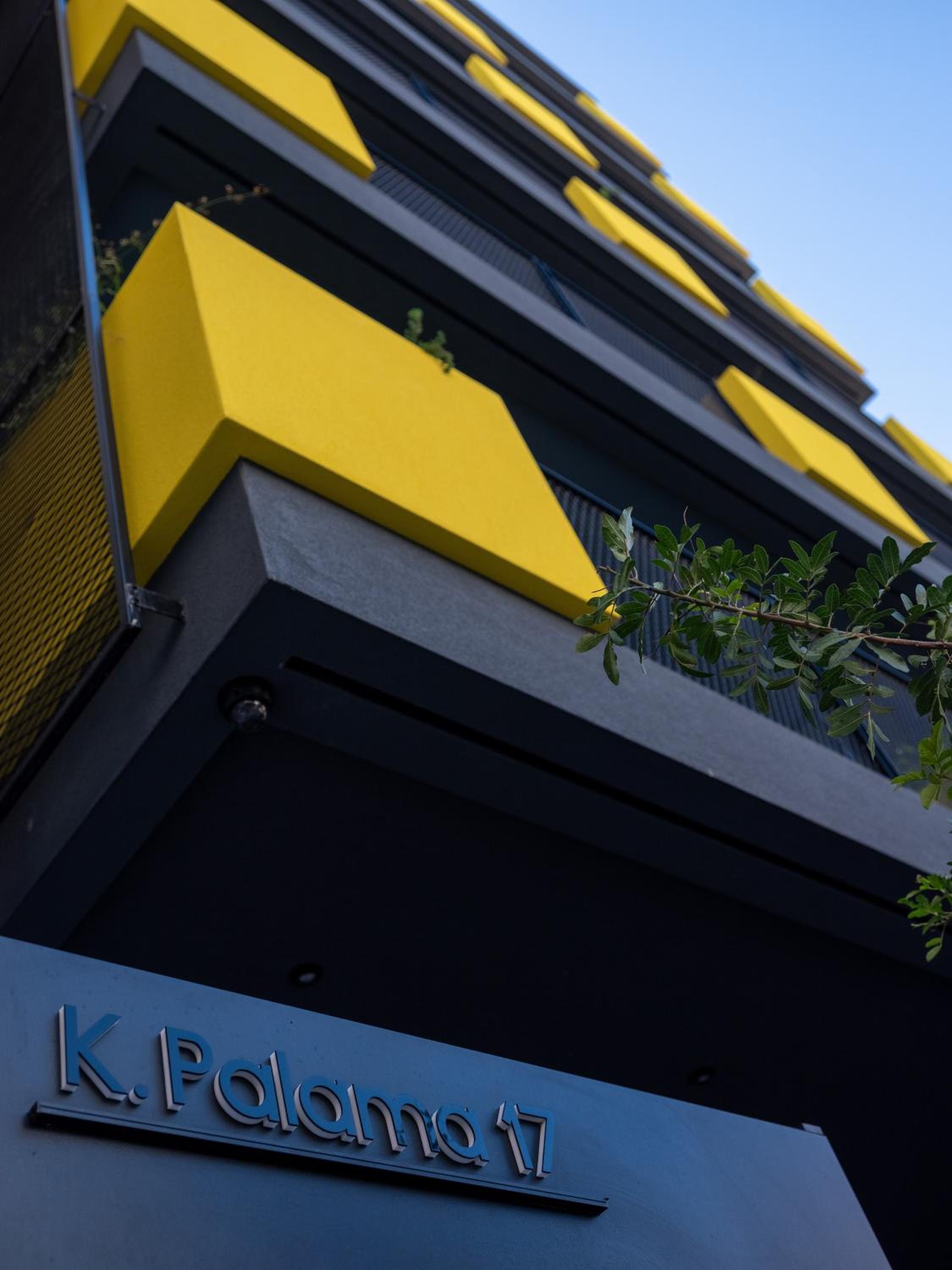 3 Pines Design Living, Crete