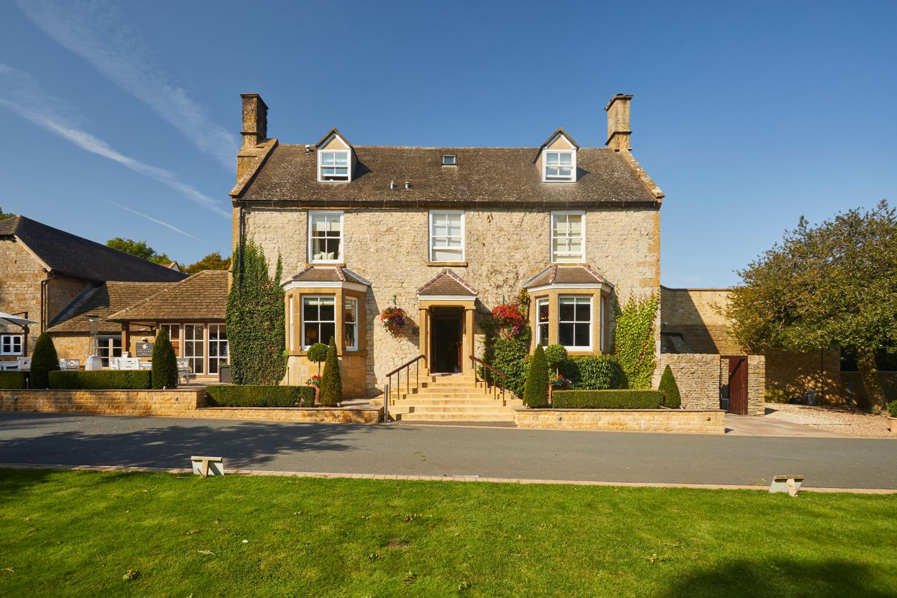 Cotswolds wellness stays