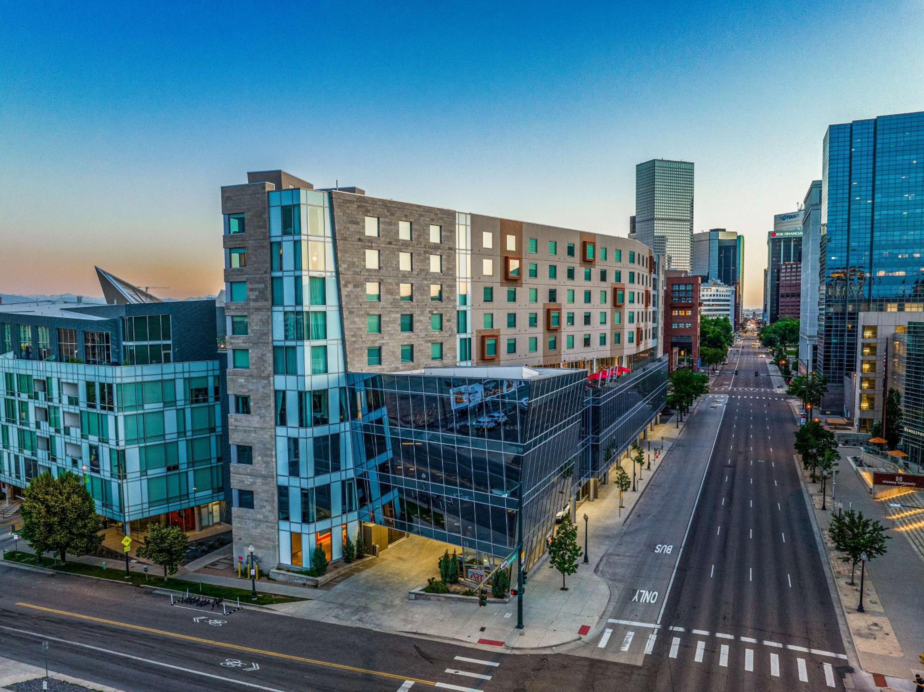 The Art Hotel Denver, Curio Collection by Hilton, Denver & Boulder