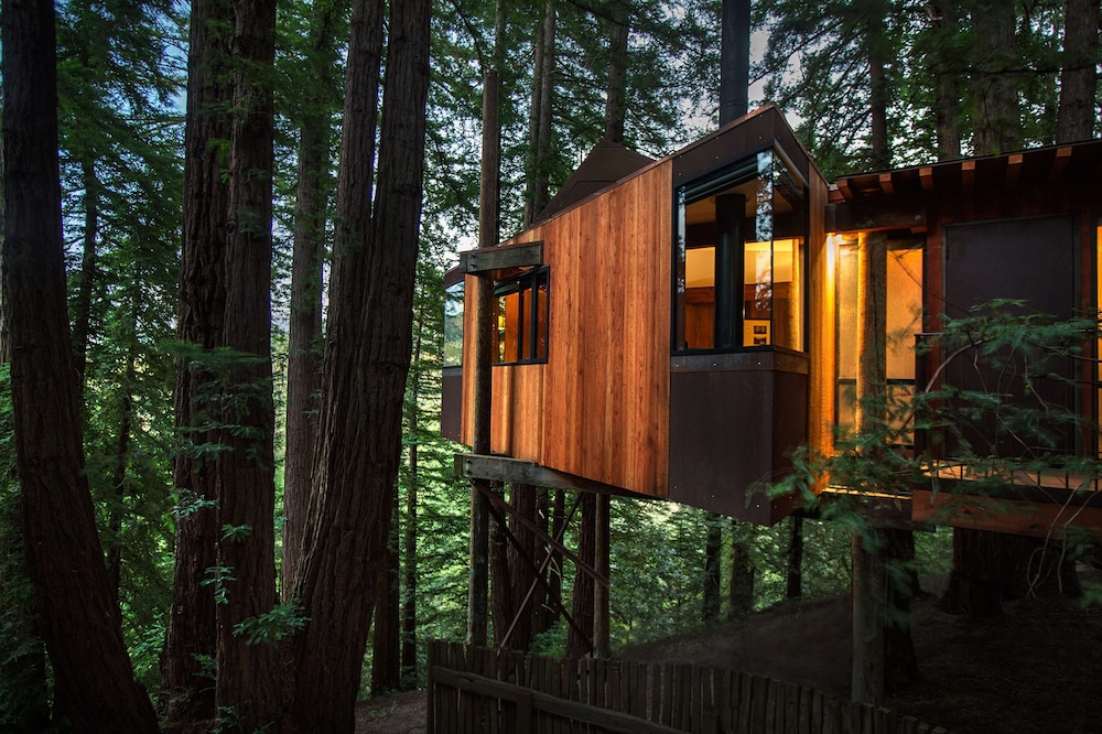 Big Sur wellness stays