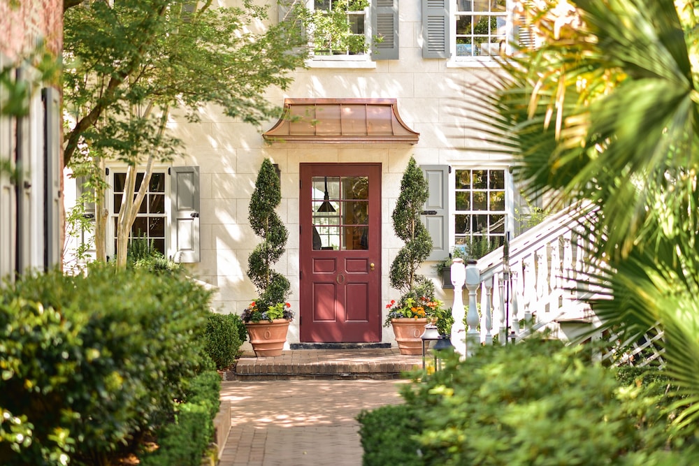 Charleston wellness stays
