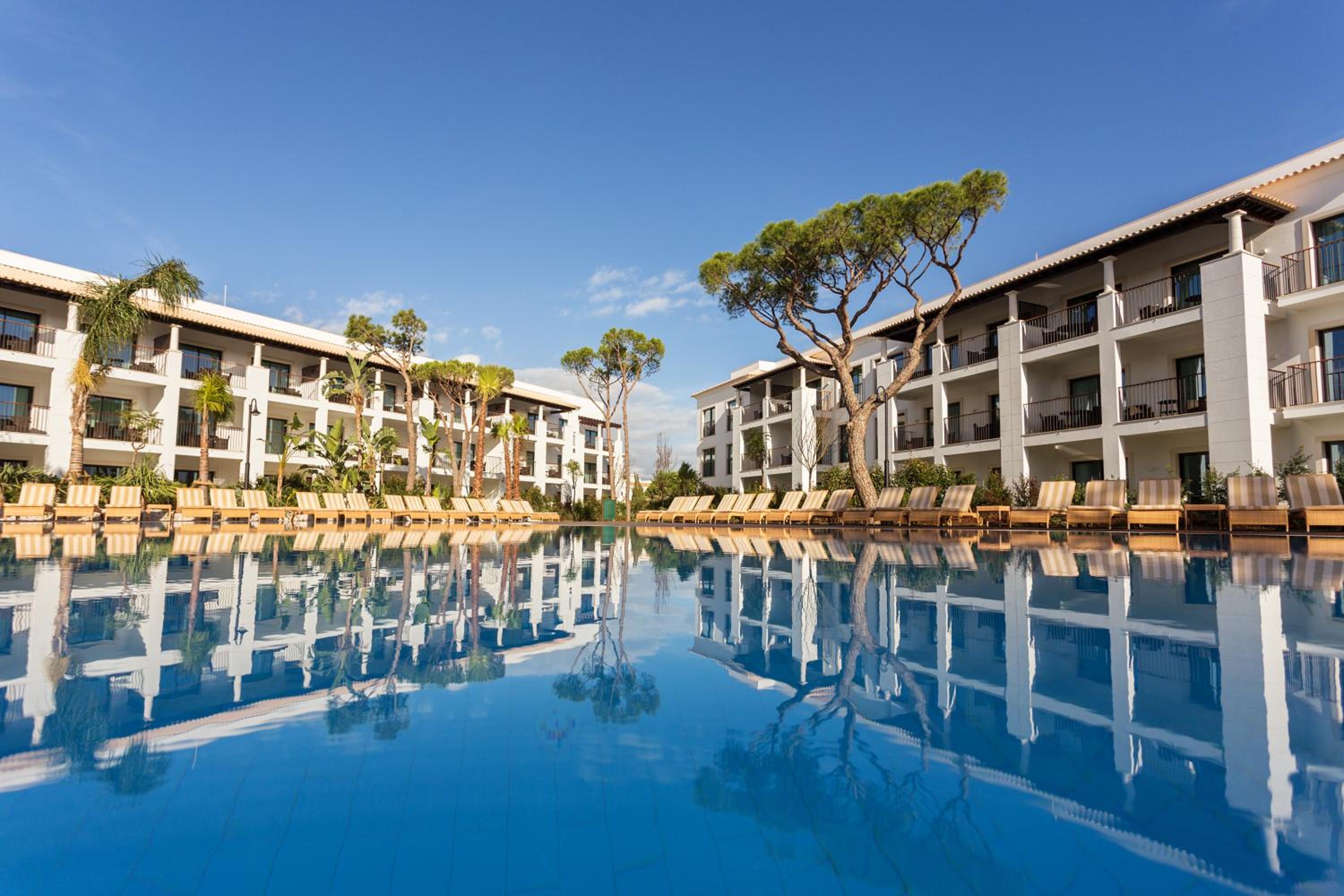 Pine Cliffs Gardens, Algarve